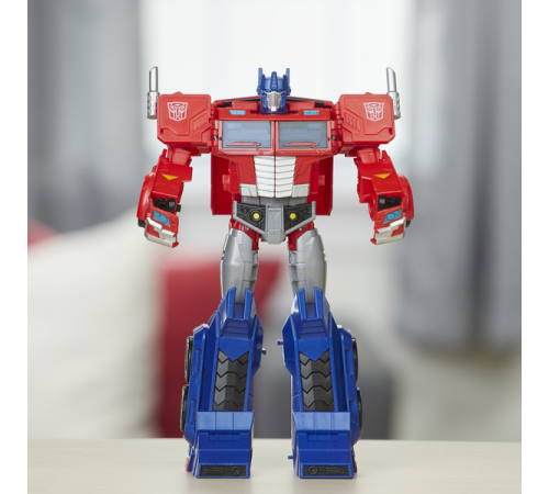 Robotul Action Attacker (30 cm.) în sort.