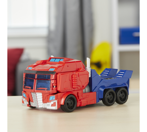 Robotul Action Attacker (30 cm.) în sort.
