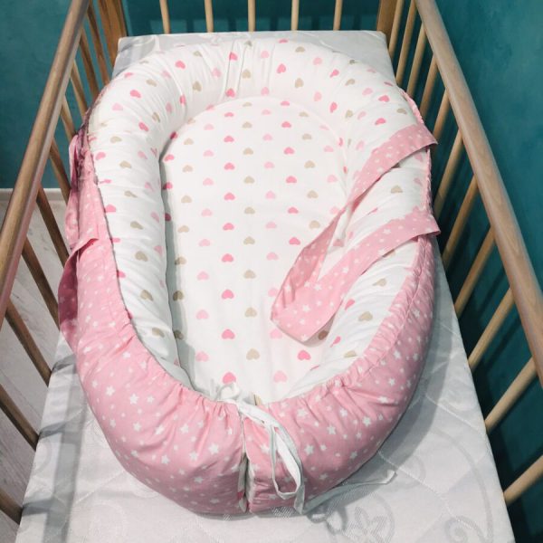 Гнездышко для малыша Babynest Сердечки розовые Holala Kids