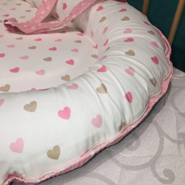 Гнездышко для малыша Babynest Сердечки розовые Holala Kids