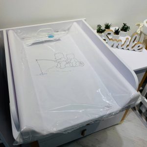 [:ru]Ceba Baby Пеленальник твердый "Мишки на рыбалке"[:ro]Ceba Baby Saltea de înfăşat "Urși de pescuit"[:]