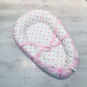 [:ru]Гнездышко для малыша Babynest Сердечки розово - бежевые BTD  [:ro]Cuib pentru bebelusi Babynest Inimioarele roz - bej BTD [:]